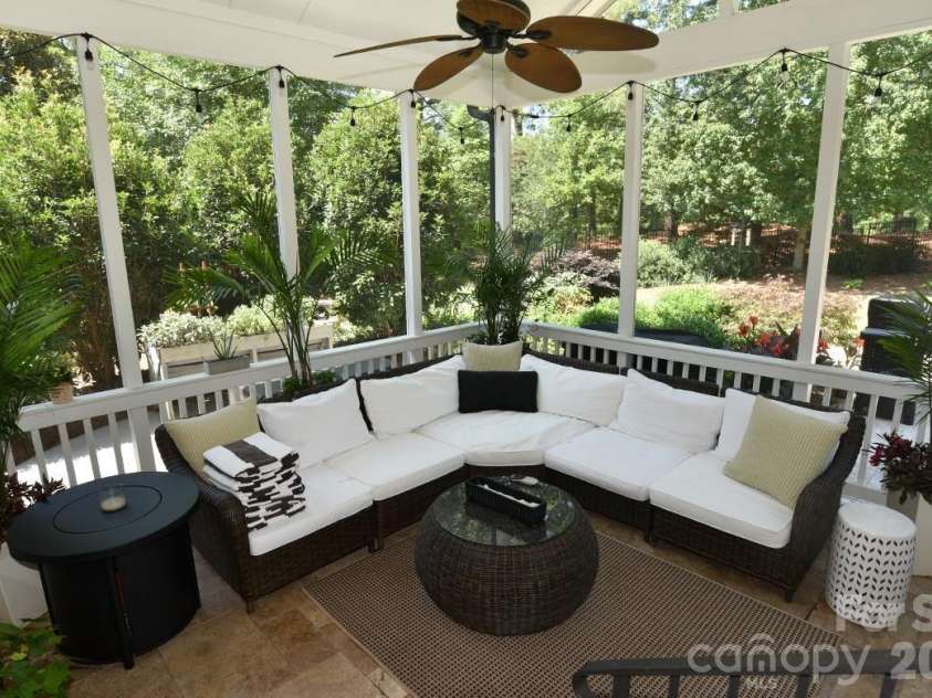 18719 Cannon Crossing Way, Davidson, NC 28036.  MLS# CAR4400931, YatesRealty ID 37514. 