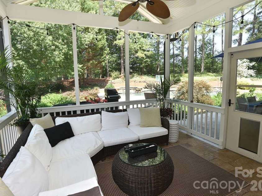 18719 Cannon Crossing Way, Davidson, NC 28036.  MLS# CAR4400931, YatesRealty ID 37514. 