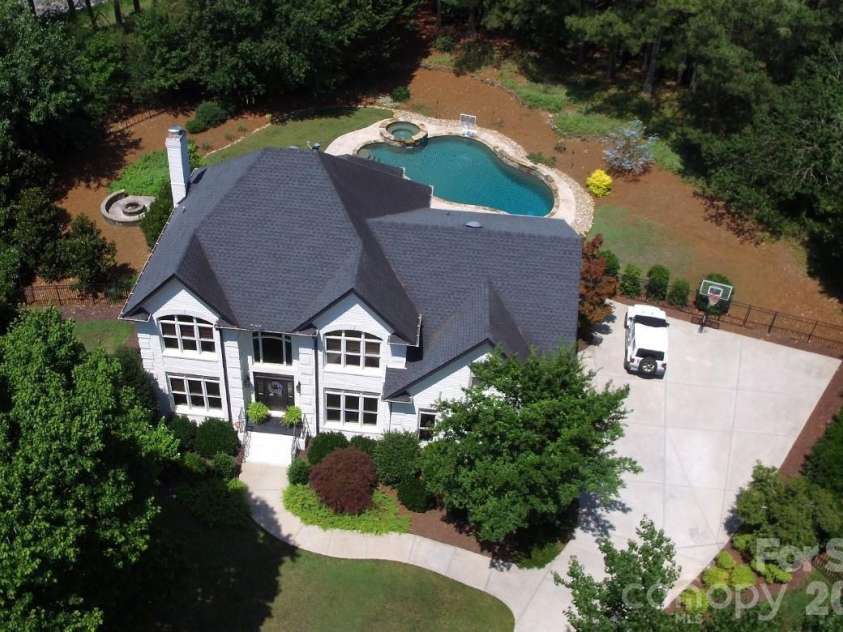 18719 Cannon Crossing Way, Davidson, NC 28036.  MLS# CAR4400931, YatesRealty ID 37514. 