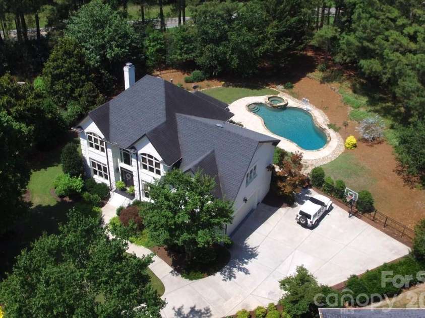 18719 Cannon Crossing Way, Davidson, NC 28036.  MLS# CAR4400931, YatesRealty ID 37514. 