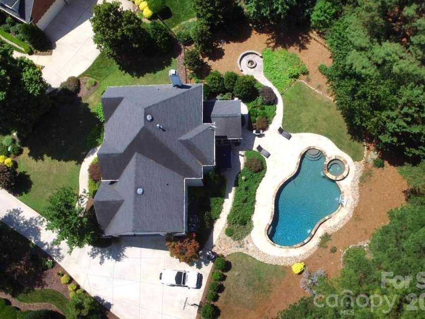 18719 Cannon Crossing Way, Davidson, NC 28036.  MLS# CAR4400931, YatesRealty ID 37514. 