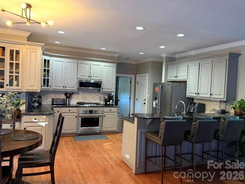 18719 Cannon Crossing Way, Davidson, NC 28036.  MLS# CAR4400931, YatesRealty ID 37514. 