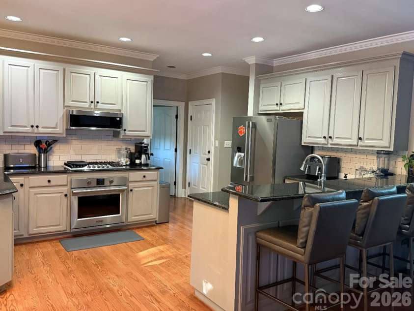 18719 Cannon Crossing Way, Davidson, NC 28036.  MLS# CAR4400931, YatesRealty ID 37514. 