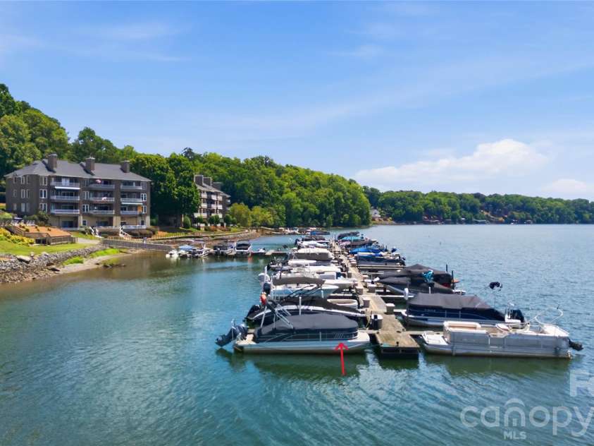 7324 Lakefront Drive, Charlotte, NC 28278.  MLS# CAR4401649, YatesRealty ID 37516. 