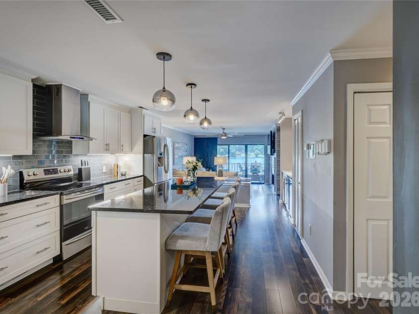7324 Lakefront Drive, Charlotte, NC 28278.  MLS# CAR4401649, YatesRealty ID 37516. 