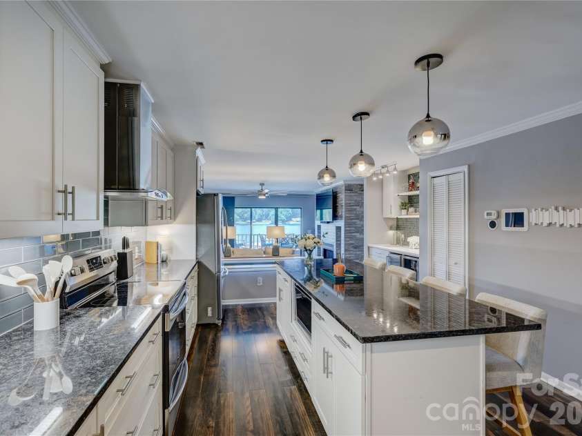 7324 Lakefront Drive, Charlotte, NC 28278.  MLS# CAR4401649, YatesRealty ID 37516. 