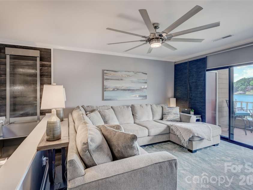 7324 Lakefront Drive, Charlotte, NC 28278.  MLS# CAR4401649, YatesRealty ID 37516. 