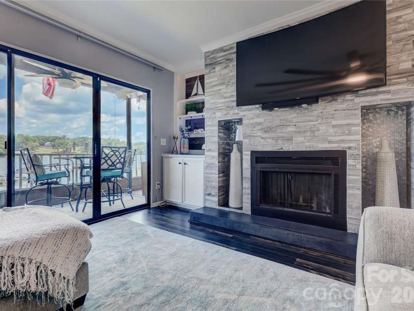 7324 Lakefront Drive, Charlotte, NC 28278.  MLS# CAR4401649, YatesRealty ID 37516. 
