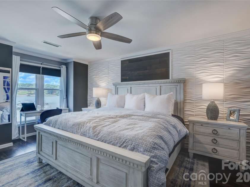 7324 Lakefront Drive, Charlotte, NC 28278.  MLS# CAR4401649, YatesRealty ID 37516. 