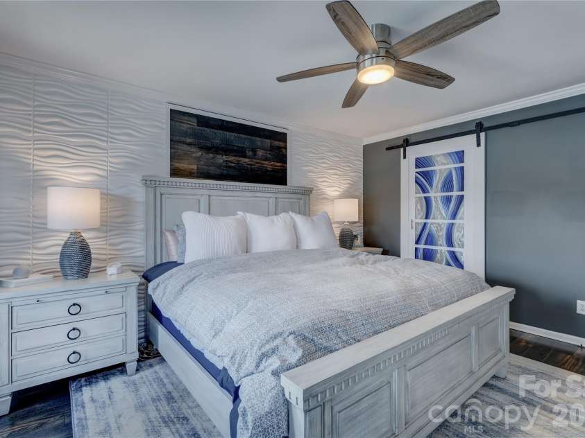 7324 Lakefront Drive, Charlotte, NC 28278.  MLS# CAR4401649, YatesRealty ID 37516. 