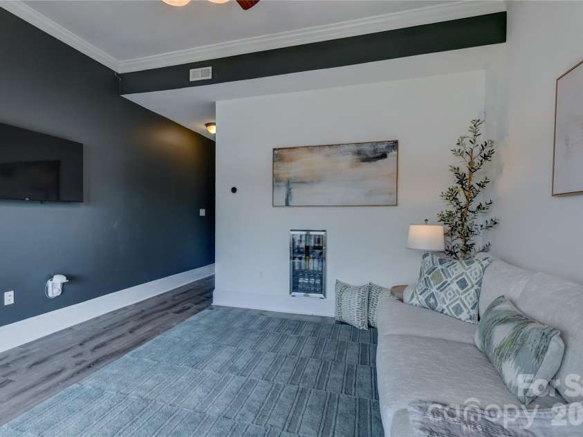 7324 Lakefront Drive, Charlotte, NC 28278.  MLS# CAR4401649, YatesRealty ID 37516. 