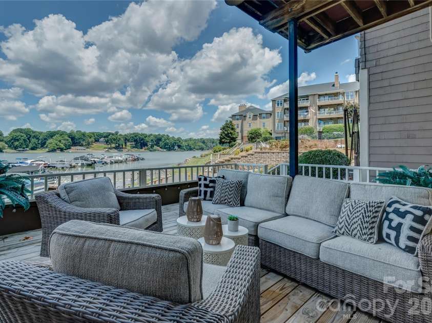 7324 Lakefront Drive, Charlotte, NC 28278.  MLS# CAR4401649, YatesRealty ID 37516. 