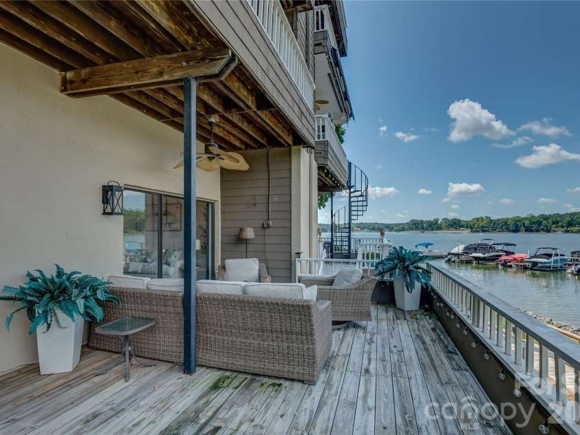 7324 Lakefront Drive, Charlotte, NC 28278.  MLS# CAR4401649, YatesRealty ID 37516. 
