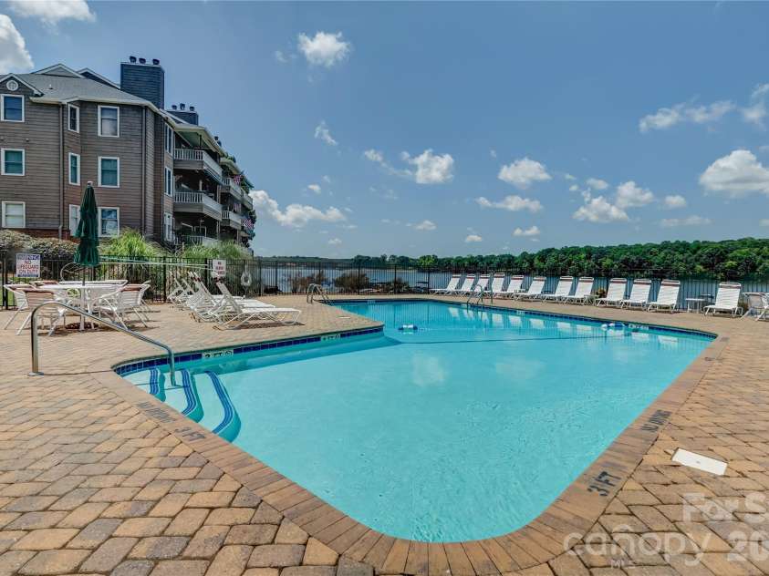 7324 Lakefront Drive, Charlotte, NC 28278.  MLS# CAR4401649, YatesRealty ID 37516. 