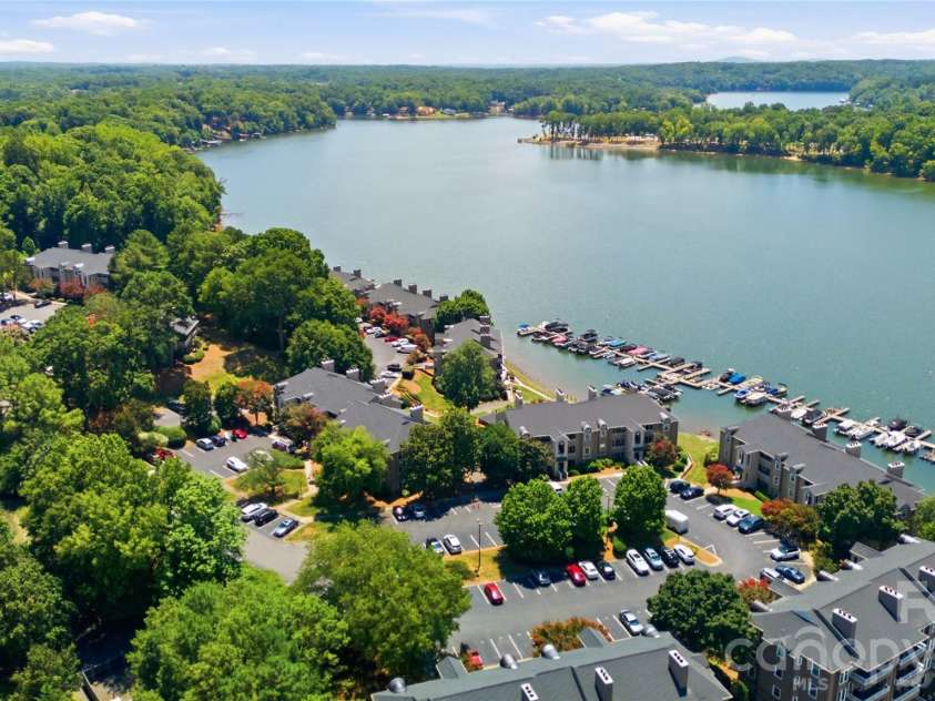 7324 Lakefront Drive, Charlotte, NC 28278.  MLS# CAR4401649, YatesRealty ID 37516. 