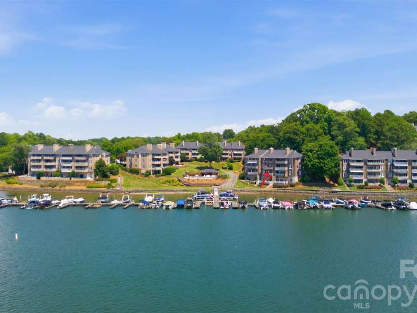 7324 Lakefront Drive, Charlotte, NC 28278.  MLS# CAR4401649, YatesRealty ID 37516. 