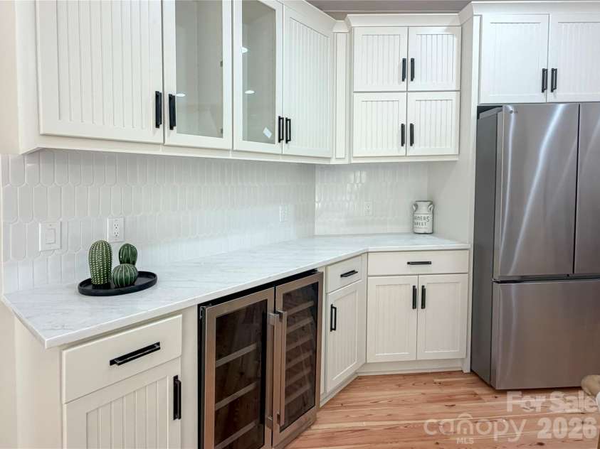 600 Baron Road, Waxhaw, NC 28173.  MLS# CAR4397562, YatesRealty ID 37517. Completely new gourmet kitchen