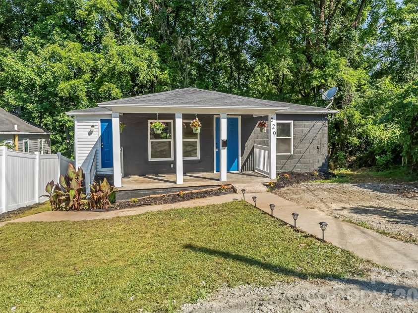 529 stage Street, Lenoir, NC 28645.  MLS# CAR4400462, YatesRealty ID 37518. 