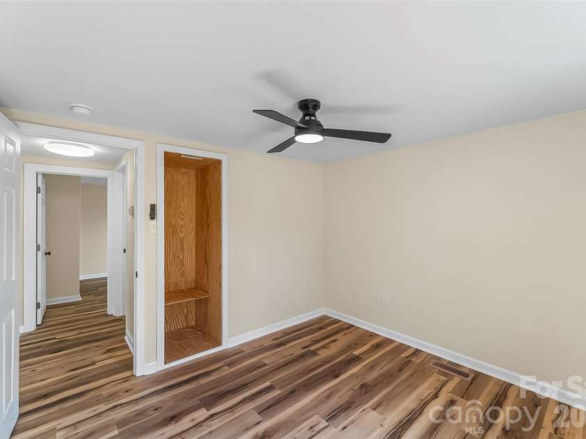 529 stage Street, Lenoir, NC 28645.  MLS# CAR4400462, YatesRealty ID 37518. 