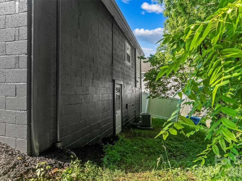 529 stage Street, Lenoir, NC 28645.  MLS# CAR4400462, YatesRealty ID 37518. 