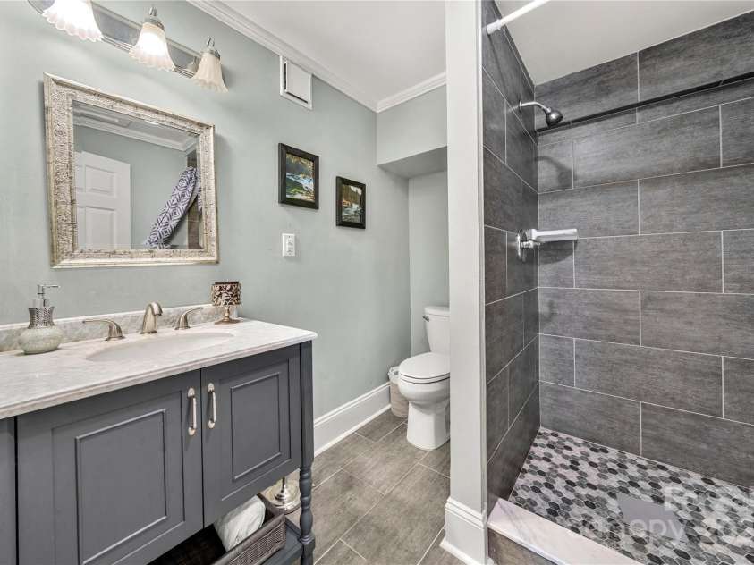 4531 Montibello Drive, Charlotte, NC 28226.  MLS# CAR4228006, YatesRealty ID 3752. 