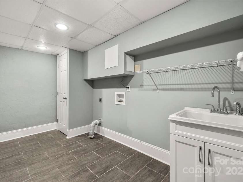 4531 Montibello Drive, Charlotte, NC 28226.  MLS# CAR4228006, YatesRealty ID 3752. 