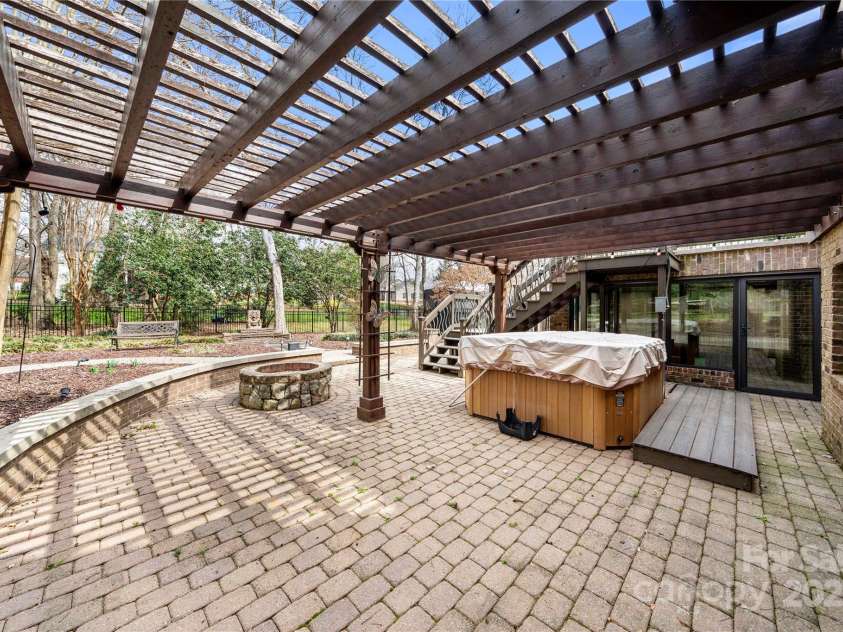 4531 Montibello Drive, Charlotte, NC 28226.  MLS# CAR4228006, YatesRealty ID 3752. 