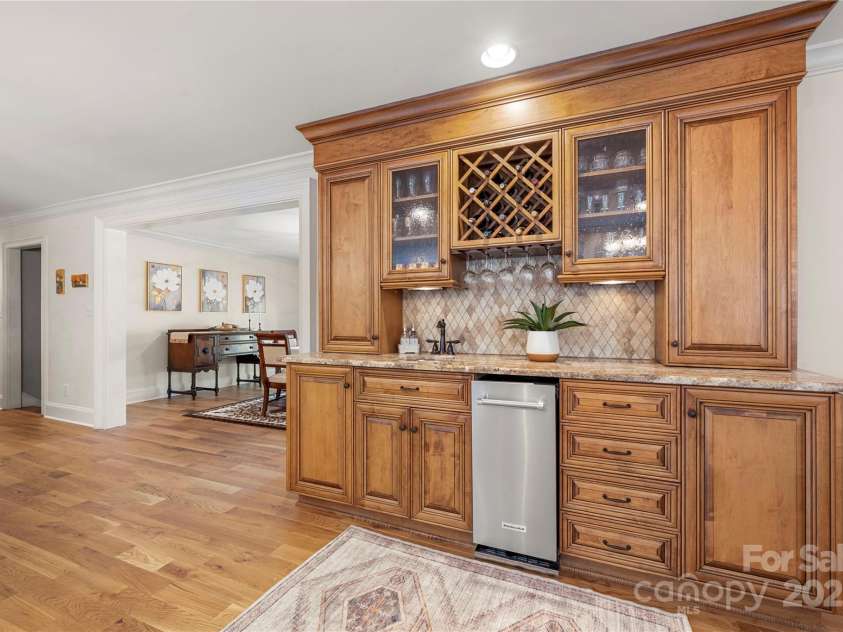 4531 Montibello Drive, Charlotte, NC 28226.  MLS# CAR4228006, YatesRealty ID 3752. 