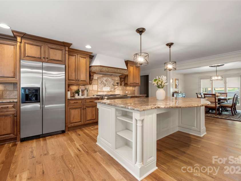 4531 Montibello Drive, Charlotte, NC 28226.  MLS# CAR4228006, YatesRealty ID 3752. 