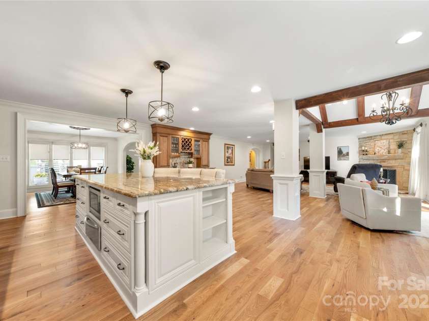 4531 Montibello Drive, Charlotte, NC 28226.  MLS# CAR4228006, YatesRealty ID 3752. 