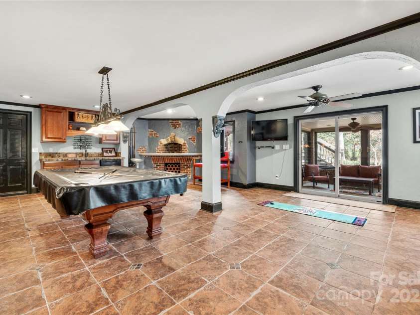 4531 Montibello Drive, Charlotte, NC 28226.  MLS# CAR4228006, YatesRealty ID 3752. Basement