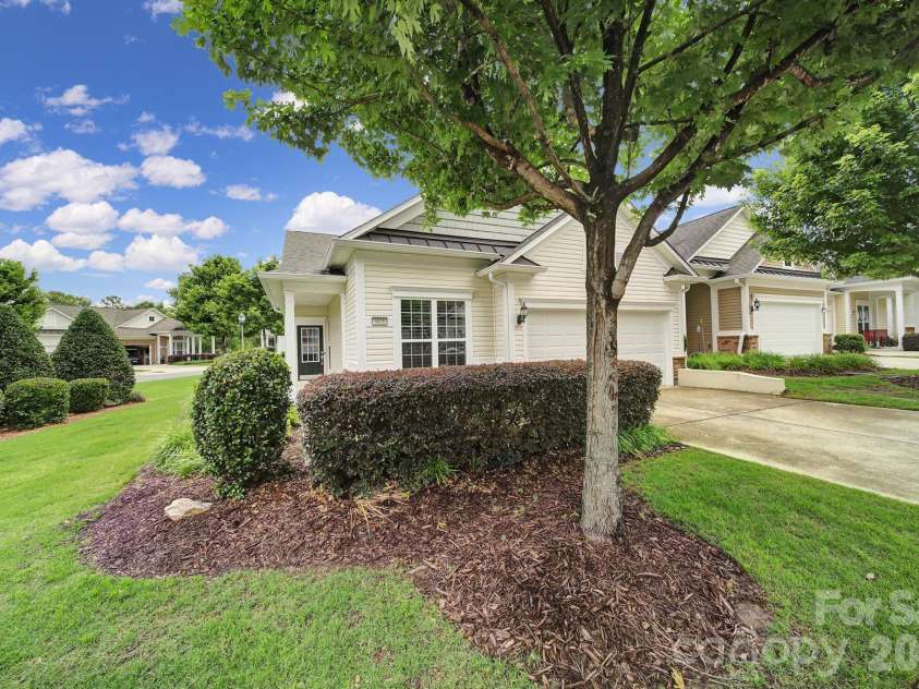 9020 Smokey Hill Lane, Fort Mill, SC 29707.  MLS# CAR4264813, YatesRealty ID 3752. 