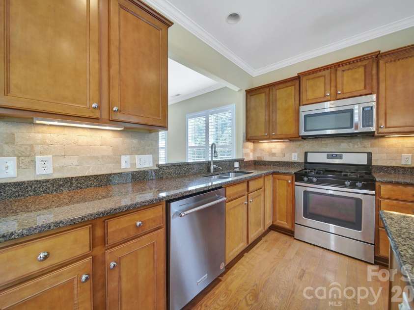 9020 Smokey Hill Lane, Fort Mill, SC 29707.  MLS# CAR4264813, YatesRealty ID 3752. 
