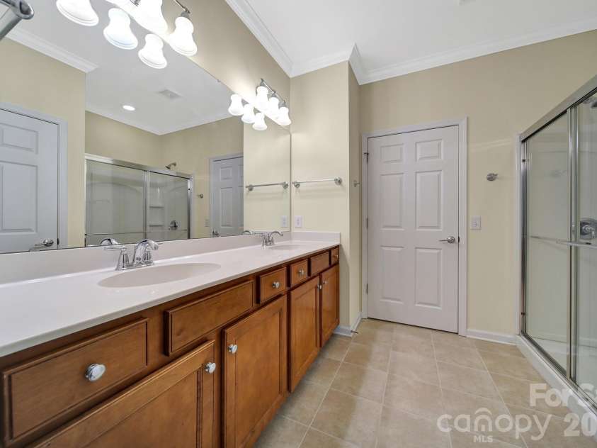 9020 Smokey Hill Lane, Fort Mill, SC 29707.  MLS# CAR4264813, YatesRealty ID 3752. 