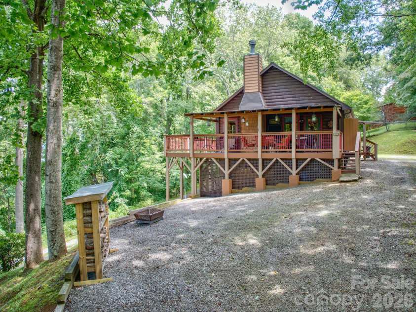 612 Whispering Winds Road, Waynesville, NC 28785.  MLS# CAR4361478, YatesRealty ID 37520. 