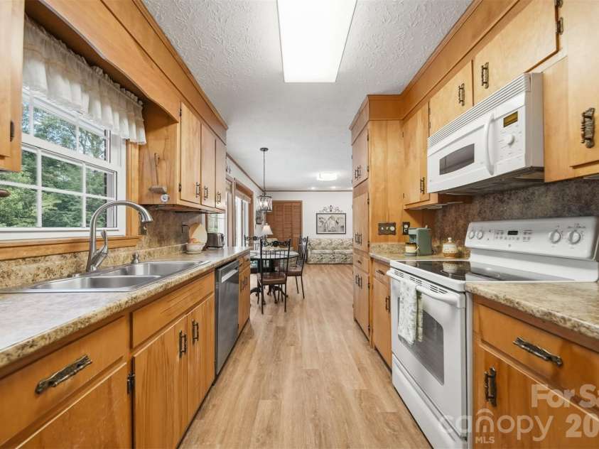 1599 Oakmont Drive, Lenoir, NC 28645.  MLS# CAR4404524, YatesRealty ID 37524. 