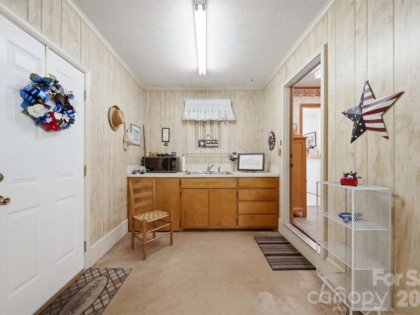 1599 Oakmont Drive, Lenoir, NC 28645.  MLS# CAR4404524, YatesRealty ID 37524. 