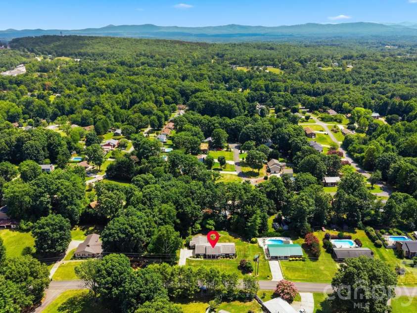 1599 Oakmont Drive, Lenoir, NC 28645.  MLS# CAR4404524, YatesRealty ID 37524. 