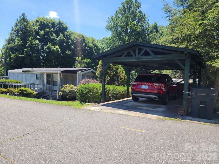 406 Shady Rest Road, Morganton, NC 28655.  MLS# CAR4405028, YatesRealty ID 37527. 