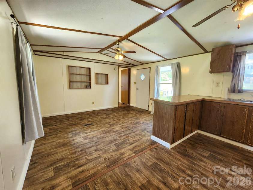 406 Shady Rest Road, Morganton, NC 28655.  MLS# CAR4405028, YatesRealty ID 37527. 