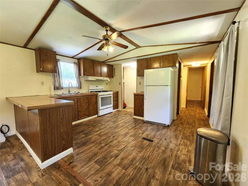 406 Shady Rest Road, Morganton, NC 28655.  MLS# CAR4405028, YatesRealty ID 37527. 