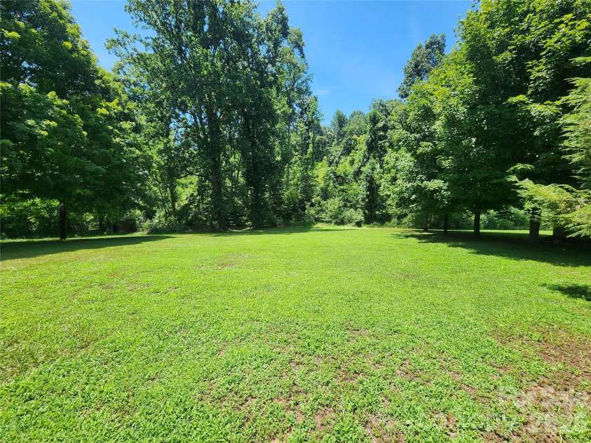 406 Shady Rest Road, Morganton, NC 28655.  MLS# CAR4405028, YatesRealty ID 37527. 