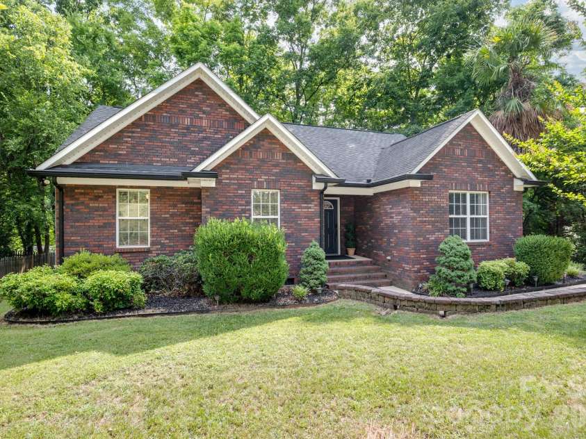 398 Knoll Court, Concord, NC 28025.  MLS# CAR4392031, YatesRealty ID 37529. 
