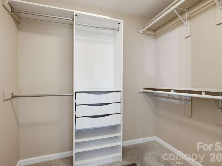 398 Knoll Court, Concord, NC 28025.  MLS# CAR4392031, YatesRealty ID 37529. 