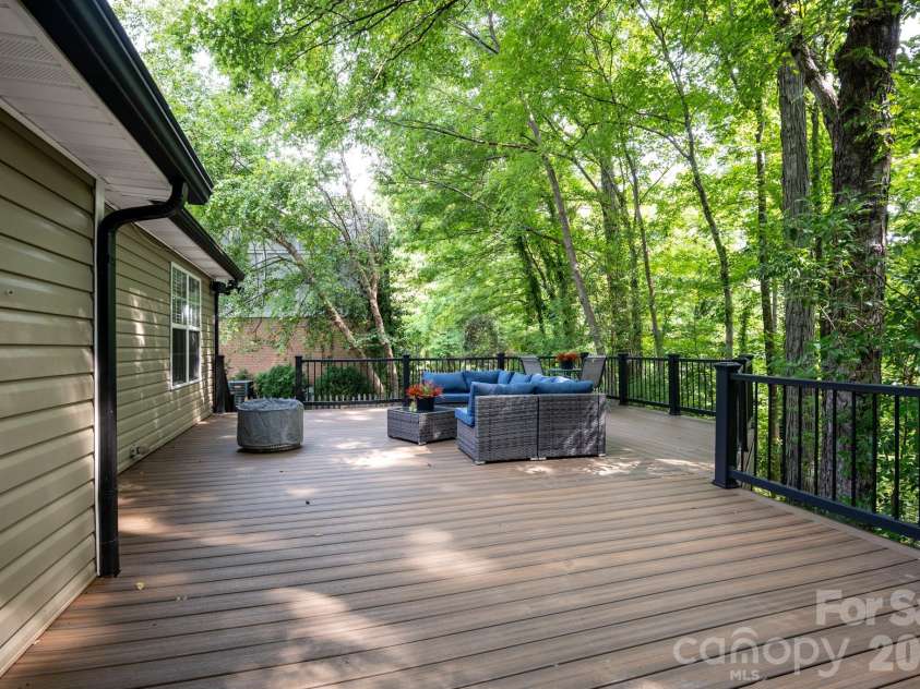 398 Knoll Court, Concord, NC 28025.  MLS# CAR4392031, YatesRealty ID 37529. 