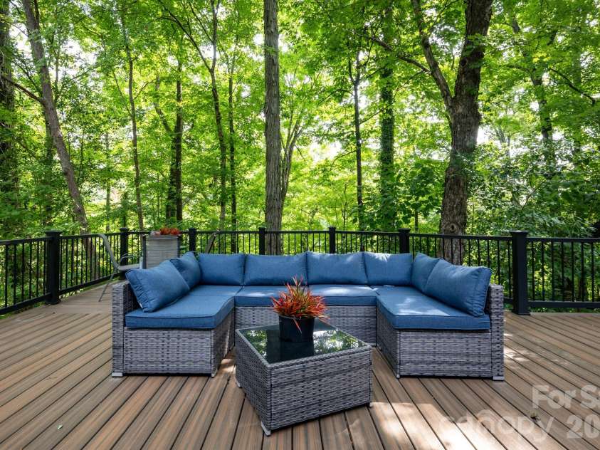398 Knoll Court, Concord, NC 28025.  MLS# CAR4392031, YatesRealty ID 37529. 