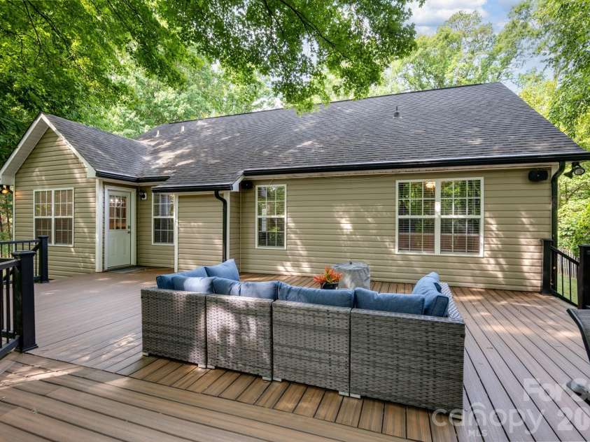 398 Knoll Court, Concord, NC 28025.  MLS# CAR4392031, YatesRealty ID 37529. 