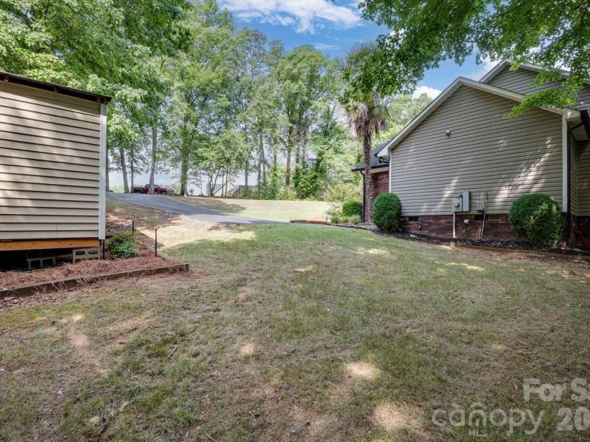 398 Knoll Court, Concord, NC 28025.  MLS# CAR4392031, YatesRealty ID 37529. 