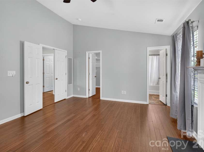 13904 Singleleaf Lane, Charlotte, NC 28278.  MLS# CAR4404805, YatesRealty ID 37530. 