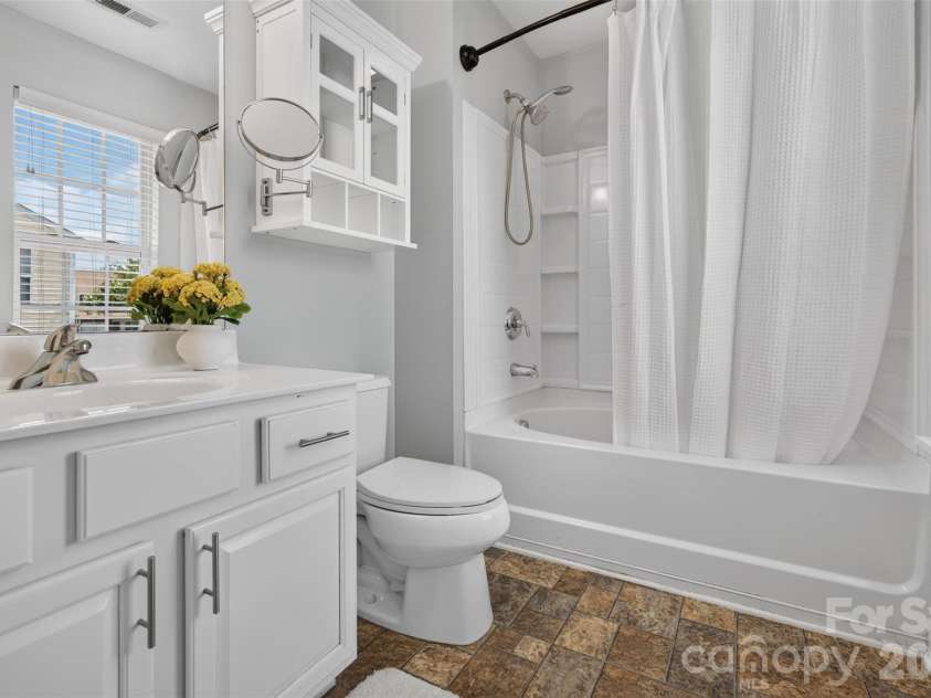 13904 Singleleaf Lane, Charlotte, NC 28278.  MLS# CAR4404805, YatesRealty ID 37530. 
